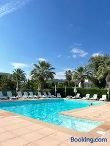 Luxury 3 pièce Garden Apartment in Cannes Marina - Image 2