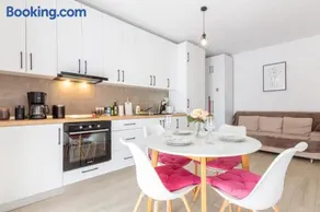 ATENEO ApArt Hotel - Studio DeLuxe - MODERN Apartment with Big Balcony and Free Parking - Image 3