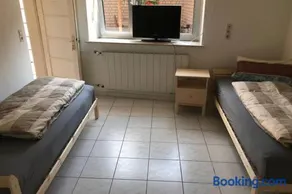 room for four - Image 2