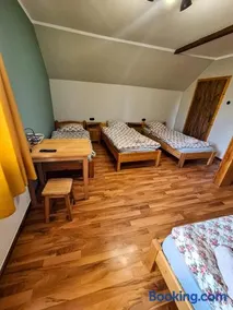 Karkonoska Drewniana Chata - Image 1