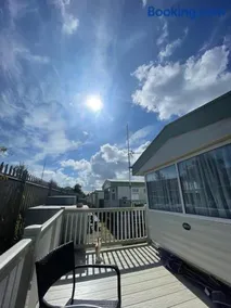 Sealands park, sleeps 6, WiFi, heating, veranda,beach access - Image 4