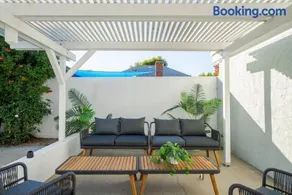 Splash Haven-Heated Pool-Huge Living Area-Sleeps 8 - Image 4