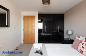 Apartment in Milton Keynes - Image 3