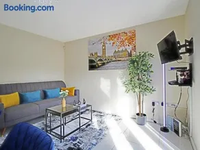 4BRD Luxury House RG2 - Free Parking - Image 2