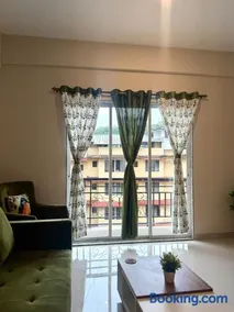 Nuvé- 1 BR Super Chic Apartment - Image 1