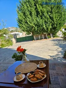 Margaret's Guest House - Image 5