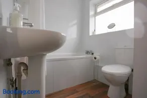 Stockton 1 bed home, lovely area - Image 5