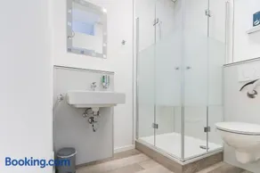 Private room #3, Queen bed, ground floor, AC, 2min to RAB, no kitchen - Image 3