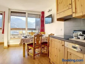 Appartement cosy aux Menuires · Accès pistes · Parking inclus - FR-1-344-850 - Image 2