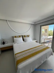 Neso seafront studio Paros - Image 5