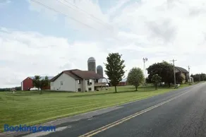 Broken Windmill Inn Ontario Farm Retreat - Image 2