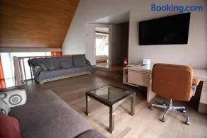 Vakantiewoning L'Eau Tendre in Ellezelles met wellness en buitenzwembad met overkapping - Image 1