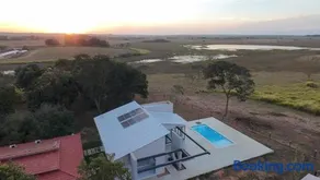Casa de campo exclusiva com piscina, fire pit e vista para lagoa - Image 2