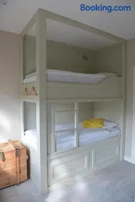 Five Point Hostel & Apartments - Image 3