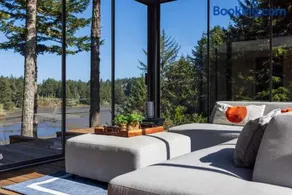 Crown Point Hideaway - Image 1