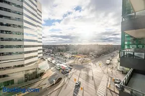 Cozy 1 BR & Den Condo in North York Free Parking - Image 2