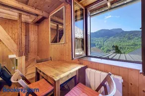 Chalet con giardino, terrazza e barbecue | Vista sul giardino - Image 1