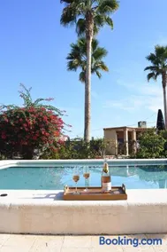 MORITZ Guest House, piscina y cerca del mar - Image 1
