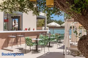 Meramaglia Hotel - Image 1