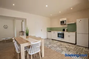 Villa de 200 m2 avec piscine proche du centre-ville - Image 2