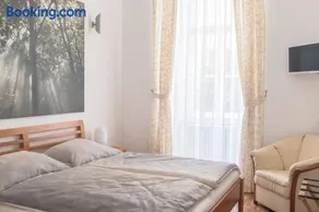 Spacious old town luxury apartment - Image 4