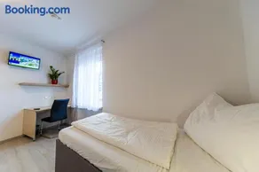 Zeltweg-Rooms - Image 3