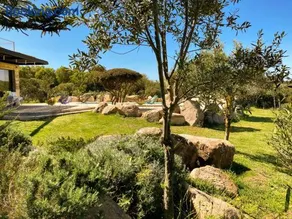 Villa esprit moderniste avec piscine - Image 2