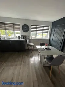 The Airfield Happy Apartment - Image 3