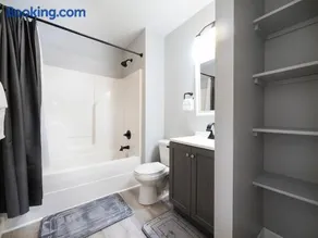 Cozy Morningside House with Fiber Internet - Image 2