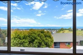 Sunset Retreat with Water Views - Image 3
