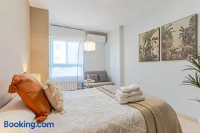Apartamento Nazaríes Centro, By DaiMar - Image 1