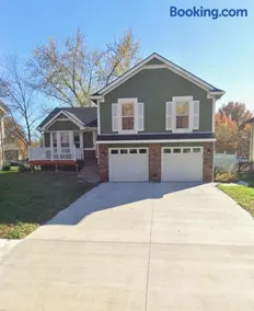 Cozy space in quiet neighborhood - Image 2