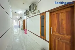 RedDoorz Near Karawang Central Plaza - Image 5