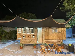 Binoclutan Traveller's Campsite - Image 1