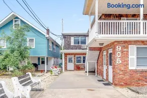 Between Tides 2BR Walk to Beach Unit C - Image 4