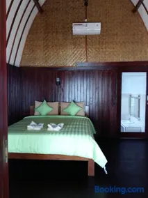 Yaya Bungalows Blue Coral - Image 4