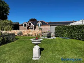 Byre - Farm Cottage on 9 acre Equestrian Small Holding - Image 2