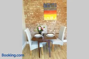 Cosy and Peaceful Maisonette with Terrace, Kidderminster - Image 4
