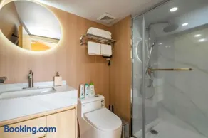 Glamping in the Urban - Image 4