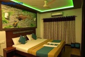 Pournami Houseboats - Image 3