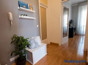 Ampio, elegante apt con aria condizionata e bici gratis - Image 3
