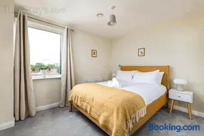 Modern 2 bed 2 bath near Cabot Circus Bristol - Image 4