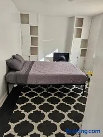 Private apartment with 1 bedroom and 1 bathroom - Image 1