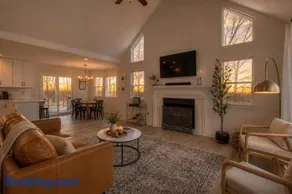 Woodland Retreat - Modern Comfort Near Nashville - Image 3