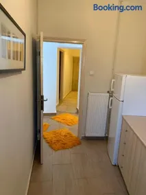 Iras House - Image 1