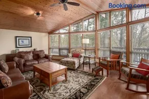 Falcon Cabin - Image 4