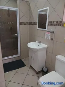 Grand Central Guesthouse - Image 4