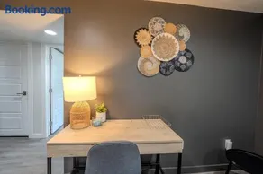 Boutique Basement Suite King Bed Ski Access - Image 3