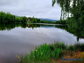 House by the water - Image 2
