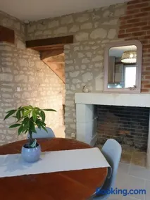 La Petite Loge des Vignes Private Jacuzzi - Image 5